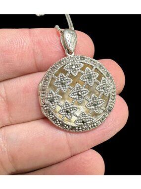 Signed LIND 925 Round Filigree Locket Pendant Box Chain Necklace 18 in